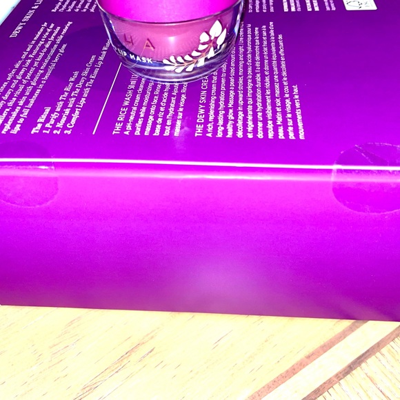 Tatcha Dewy Skin Care Set The Rice Wash/Kissu Lip Mask/Furoshiki Gift Wrap New - Picture 12 of 15